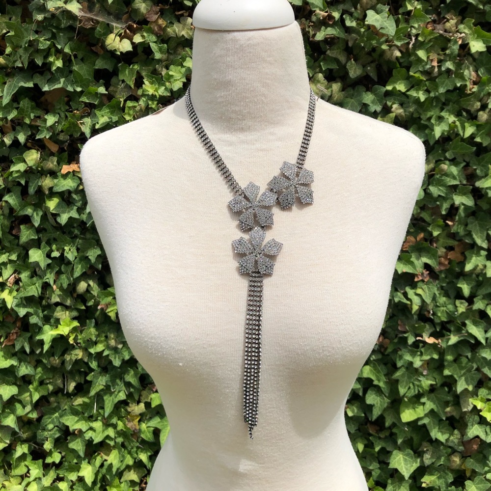 NWT White House Black Market Three Silver Flower Shiny Extravagant Necklace